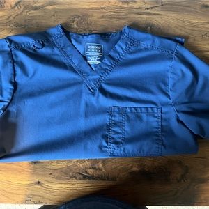 Men’s Cherokee scrub top